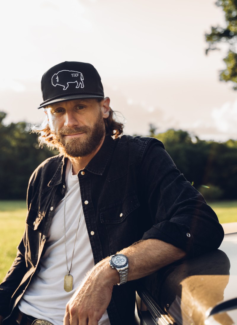 SINGLE REVIEW: Bench Seat – Chase Rice